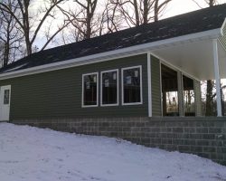 #N0422 - Detached Garage with Patio in Mackinaw