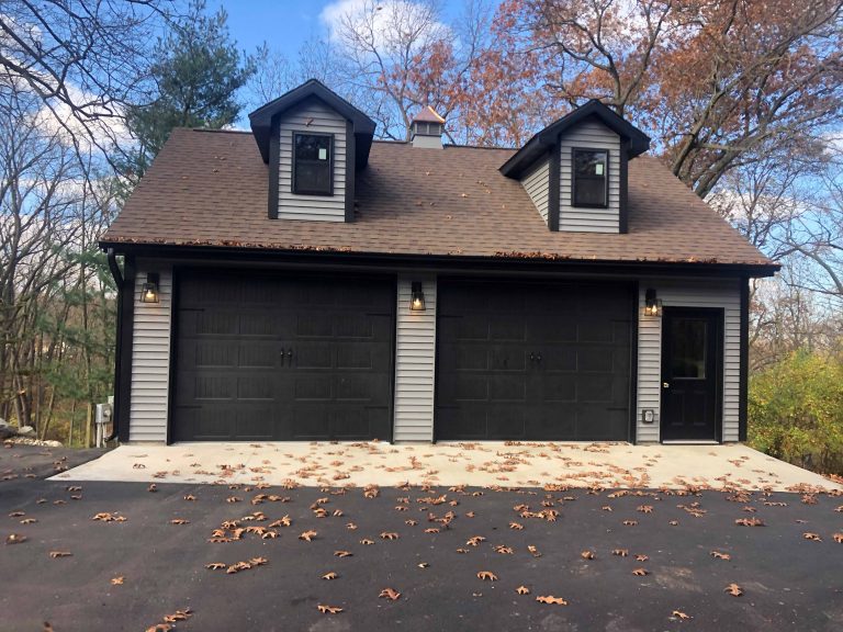 Detached 2 car garage in Mishawaka, Indiana