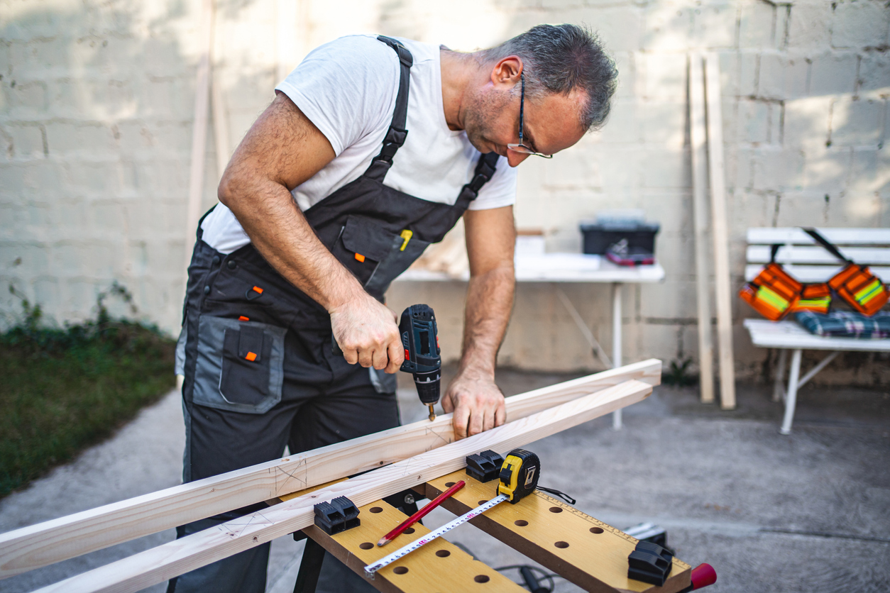 Hands-On vs. Hands-Off: Pros and Cons of DIY Garage Building
