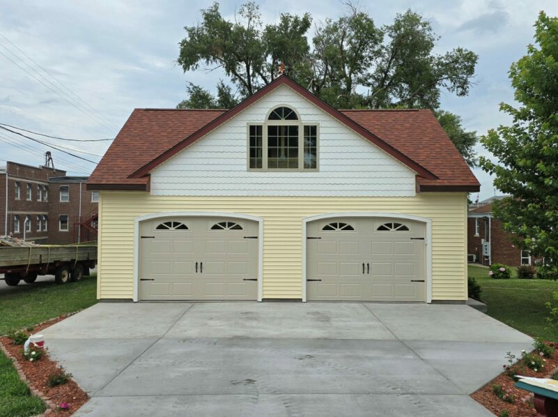 X0068 - 24' x 24' Garage in Pana - Coach House Inc